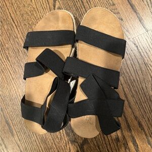 Black sandals size 9